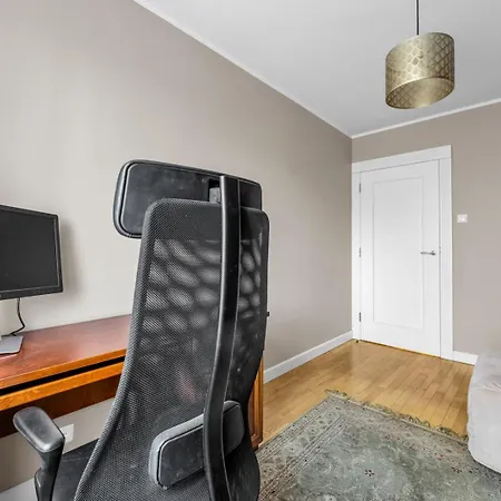 Szczesliwice - Office, Balcony And Parking - By Rentujemy Apartment