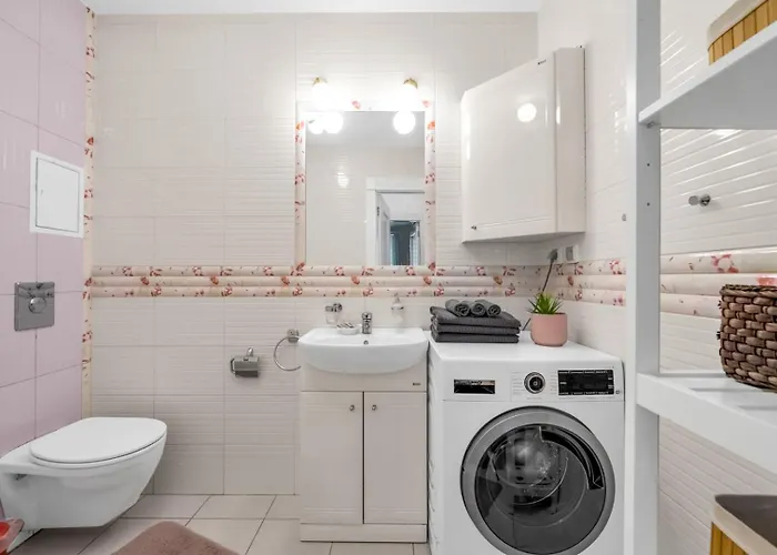 شقة Szczesliwice - Office, Balcony And Parking - By Rentujemy