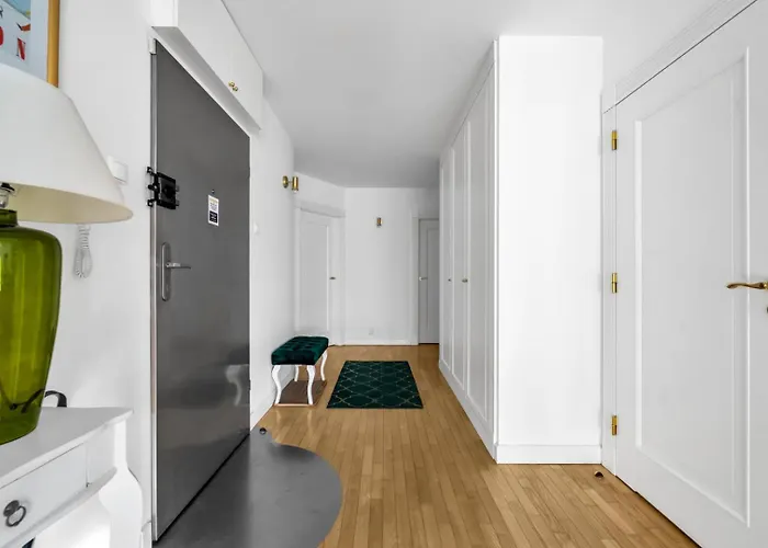 شقة Szczesliwice - Office, Balcony And Parking - By Rentujemy